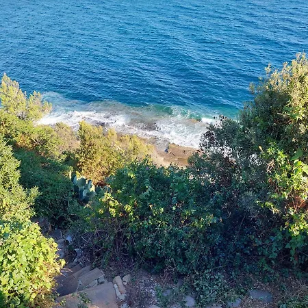 Maisonnette Vue 度假居 *